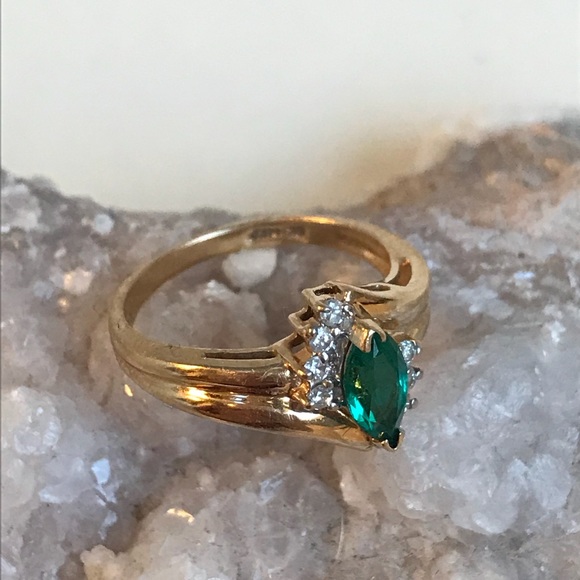 SOLD Vintage 14k Emerald and Diamond Ring - Picture 2 of 4